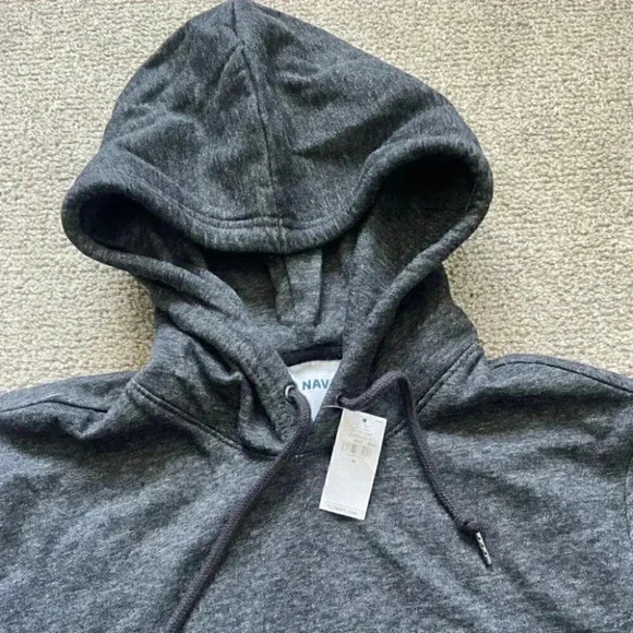 Old Navy Gender-Neutral Pullover Hoodie for Adults - Picture 3 of 4